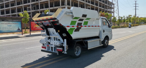 4.5T Pure Electric Self Loading Garbage Truck Left
