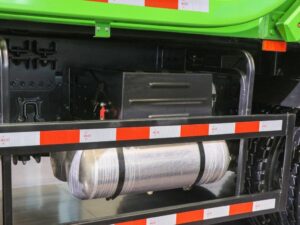 شاحنة قلابة كهربائية نقية D590E 31T 8X4 بطول 5.6 متر
