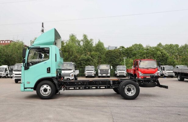 Dana T1 4.5T 4.2-meter single-row pure electric warehouse grille type light truck