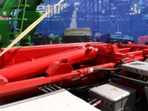 Delong 4X2 Pure Electric Detachable Garbage Truck With Carriage