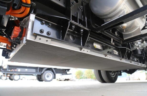 H8E 4.5T 4.02-meter single-row pure electric refrigerated truck