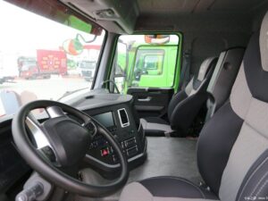 V7-X 31T 8X4 پیور الیکٹرک ڈیٹیچ ایبل گاربیج ٹرک گاڑی کے ساتھ