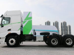 Chenglong H5V 6X4 Heavy Truck Rechargeable And Swappable Pure Electric Tractor