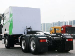 Chenglong H5V 6X4 Heavy Truck Rechargeable And Swappable Pure Electric Tractor