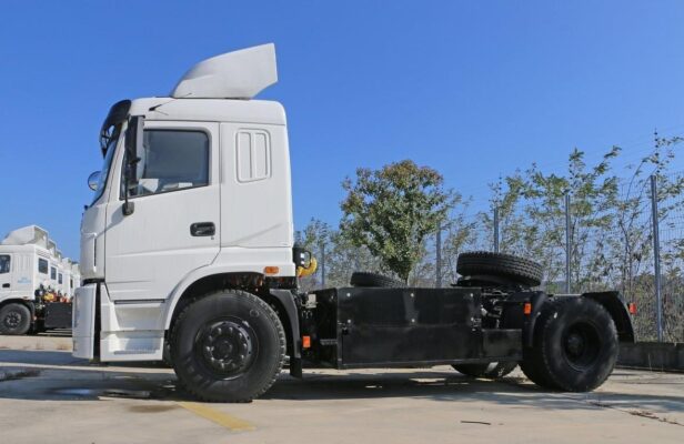 Haolong 35T heavy truck 4X2 pure electric tractor