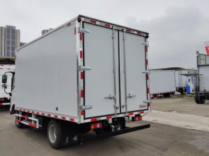 Dongfeng Huashen T17 4.5Ton 4.1 Metre Tek Sıralı Saf Elektrikli Van Hafif Kamyon