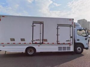 Dongfeng 9 Tons Eletric Refrigerated Truck