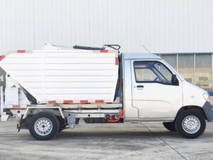 Yanlong 2.5 Tons Eletric Rear Compactor Truck