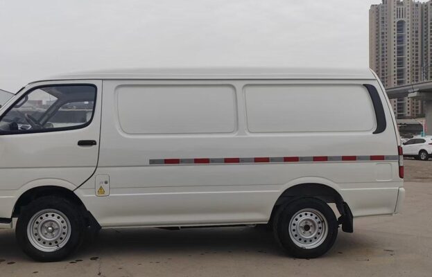 डोंगफेंग 3 Ton Eletric Dry Van Truck