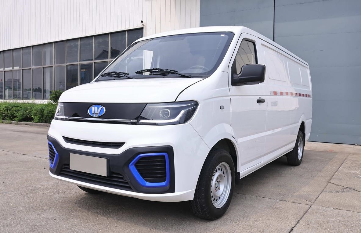 Wanxiang 3.2 டன் எலக்ட்ரிக் உலர் வேன் டிரக்
